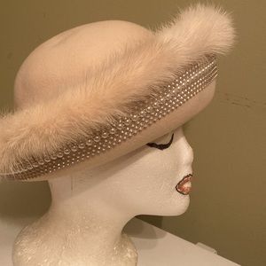 Stunning Ivory Wool w/ Fur Trim Church Dress Hat by b Michael N Y
